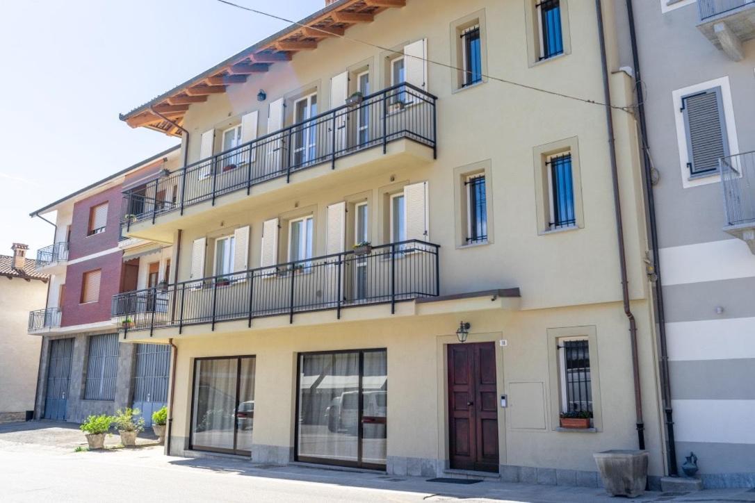 Appartamenti Rocca - Cav La Casa Di Rosa Monforte dʼAlba Buitenkant foto